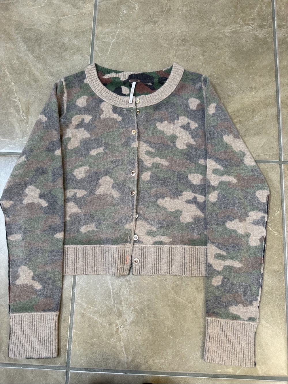 Camo Knit Button-Front Women's Sweater - Beige Green cashmere